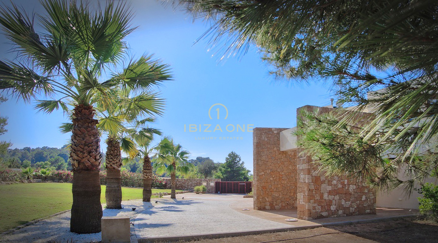 Ruime luxe villa met zeezicht te huur, Ibiza