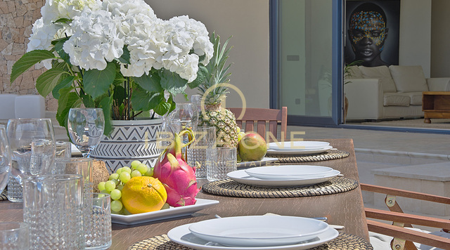 Amplia villa de lujo con vistas al mar en alquiler, Ibiza