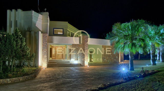 Spaziosa villa di lusso con vista mare in affitto, Ibiza