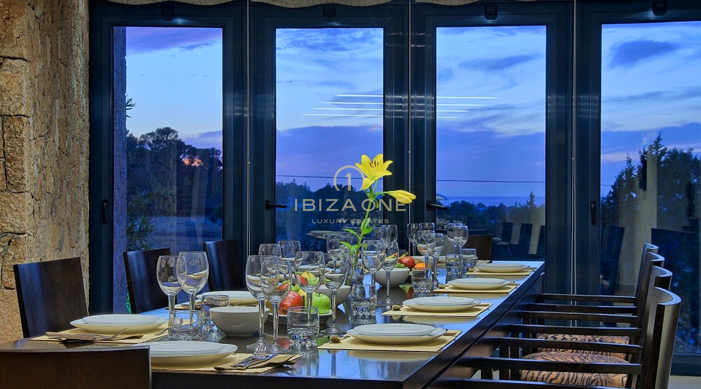 Ruime luxe villa met zeezicht te huur, Ibiza