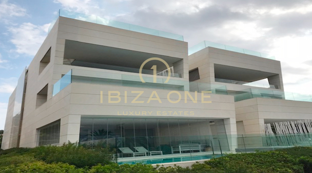 بنتهاوس فاخر حصري في Es Pouet مع إطلالات على البحر ودالت فيلا للبيع