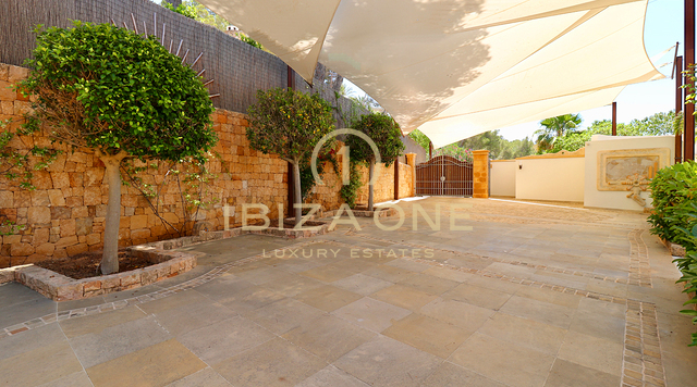 Luxusimmobilie in geschlossener Urbanisation nahe Ibiza-Stadt mit Blick aufs Meer und Dalt Vila zu verkaufen, Ibiza - Luxusimmobilie in geschlossener Urbanisation nahe Ibiza-Stadt mit Blick aufs Meer und Dalt Vila zu vermieten, Ibiza -