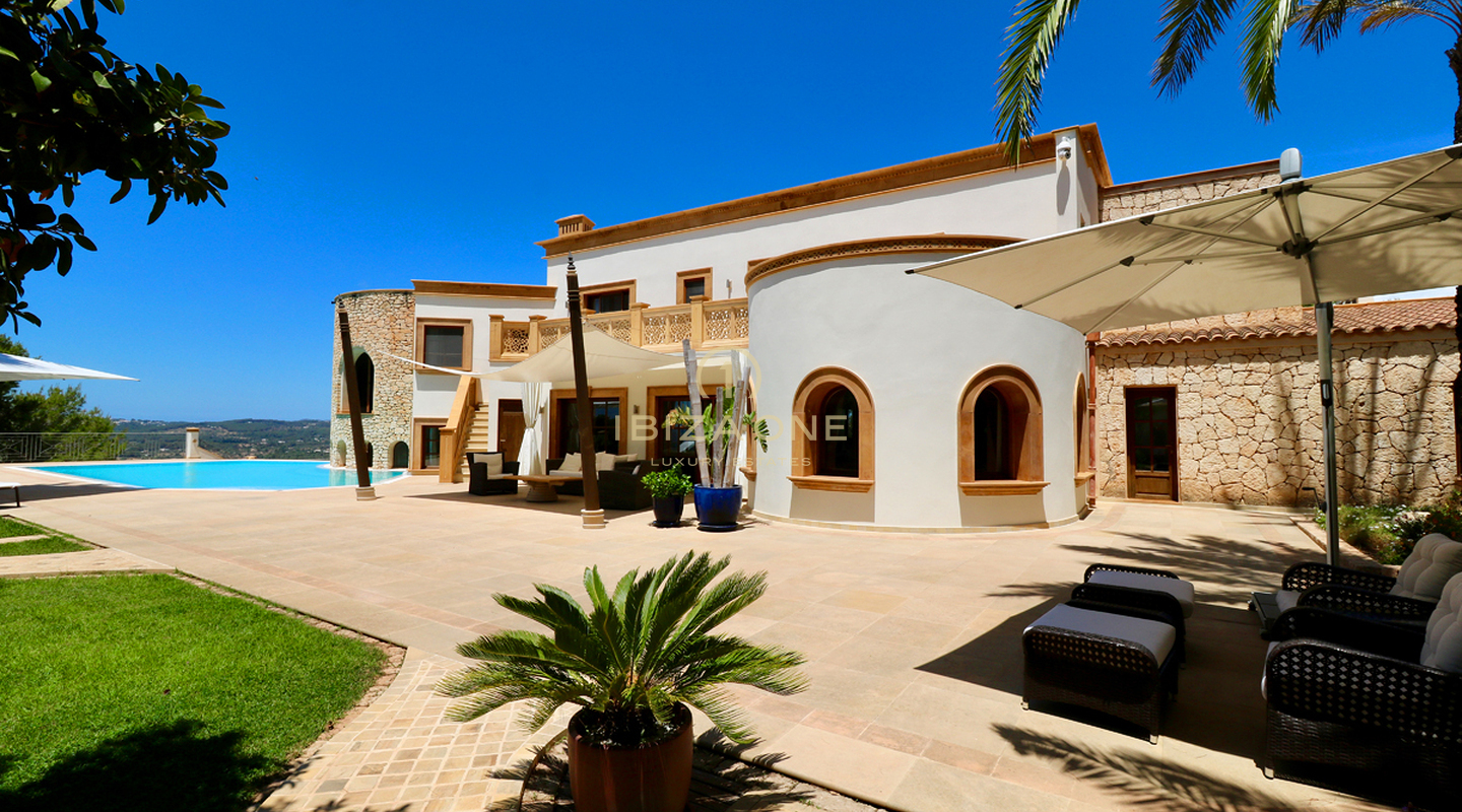 Luxusimmobilie in geschlossener Urbanisation nahe Ibiza-Stadt mit Blick aufs Meer und Dalt Vila zu verkaufen, Ibiza - Luxusimmobilie in geschlossener Urbanisation nahe Ibiza-Stadt mit Blick aufs Meer und Dalt Vila zu vermieten, Ibiza -