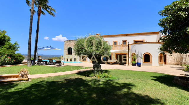 Luxusimmobilie in geschlossener Urbanisation nahe Ibiza-Stadt mit Blick aufs Meer und Dalt Vila zu verkaufen, Ibiza - Luxusimmobilie in geschlossener Urbanisation nahe Ibiza-Stadt mit Blick aufs Meer und Dalt Vila zu vermieten, Ibiza -