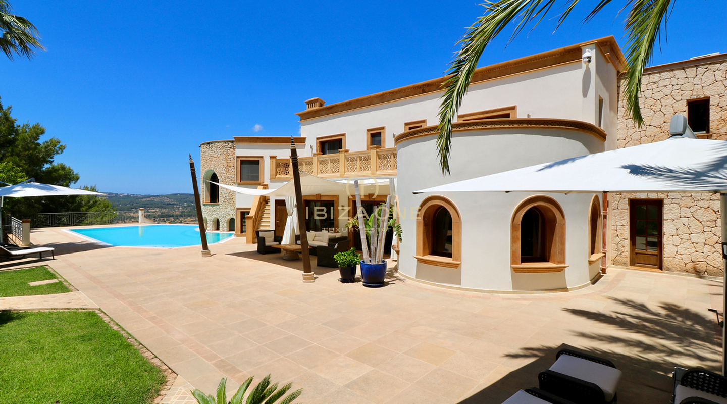 Luxusimmobilie in geschlossener Urbanisation nahe Ibiza-Stadt mit Blick aufs Meer und Dalt Vila zu verkaufen, Ibiza - Luxusimmobilie in geschlossener Urbanisation nahe Ibiza-Stadt mit Blick aufs Meer und Dalt Vila zu vermieten, Ibiza -