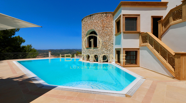 Luxusimmobilie in geschlossener Urbanisation nahe Ibiza-Stadt mit Blick aufs Meer und Dalt Vila zu verkaufen, Ibiza - Luxusimmobilie in geschlossener Urbanisation nahe Ibiza-Stadt mit Blick aufs Meer und Dalt Vila zu vermieten, Ibiza -