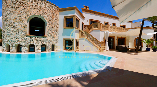 Luxusimmobilie in geschlossener Urbanisation nahe Ibiza-Stadt mit Blick aufs Meer und Dalt Vila zu verkaufen, Ibiza - Luxusimmobilie in geschlossener Urbanisation nahe Ibiza-Stadt mit Blick aufs Meer und Dalt Vila zu vermieten, Ibiza -