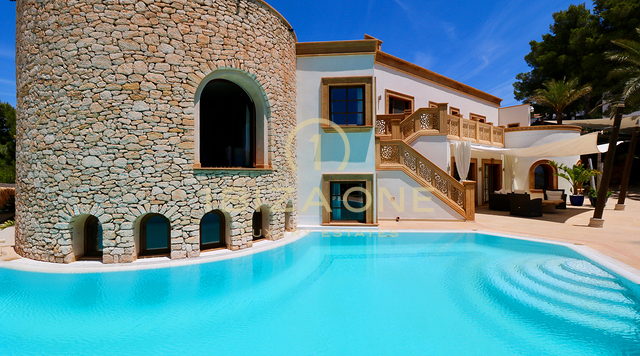 Luxusimmobilie in geschlossener Urbanisation nahe Ibiza-Stadt mit Blick aufs Meer und Dalt Vila zu verkaufen, Ibiza - Luxusimmobilie in geschlossener Urbanisation nahe Ibiza-Stadt mit Blick aufs Meer und Dalt Vila zu vermieten, Ibiza -