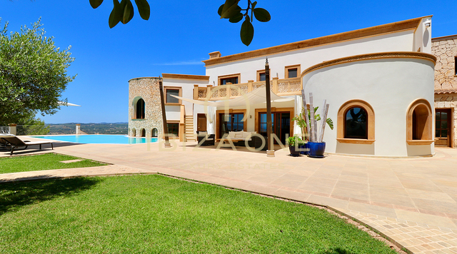 Luxusimmobilie in geschlossener Urbanisation nahe Ibiza-Stadt mit Blick aufs Meer und Dalt Vila zu verkaufen, Ibiza - Luxusimmobilie in geschlossener Urbanisation nahe Ibiza-Stadt mit Blick aufs Meer und Dalt Vila zu vermieten, Ibiza -