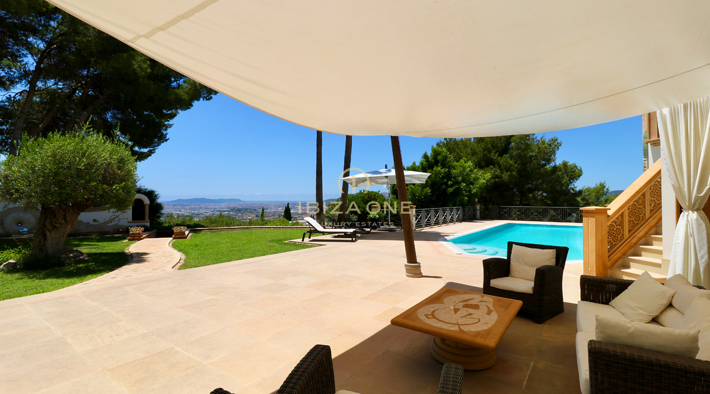 Luxusimmobilie in geschlossener Urbanisation nahe Ibiza-Stadt mit Blick aufs Meer und Dalt Vila zu verkaufen, Ibiza - Luxusimmobilie in geschlossener Urbanisation nahe Ibiza-Stadt mit Blick aufs Meer und Dalt Vila zu vermieten, Ibiza -