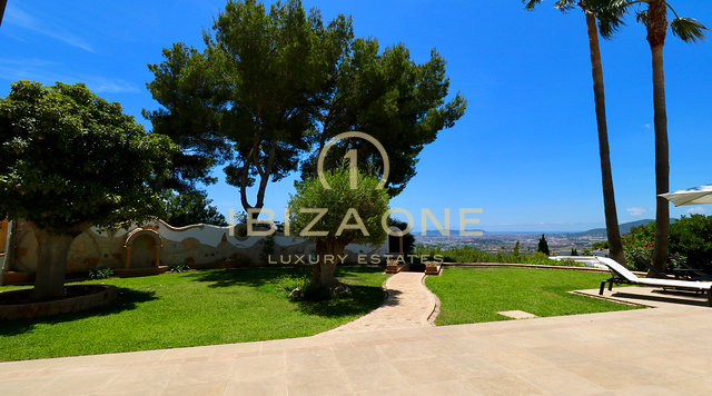 Luxusimmobilie in geschlossener Urbanisation nahe Ibiza-Stadt mit Blick aufs Meer und Dalt Vila zu verkaufen, Ibiza - Luxusimmobilie in geschlossener Urbanisation nahe Ibiza-Stadt mit Blick aufs Meer und Dalt Vila zu vermieten, Ibiza -