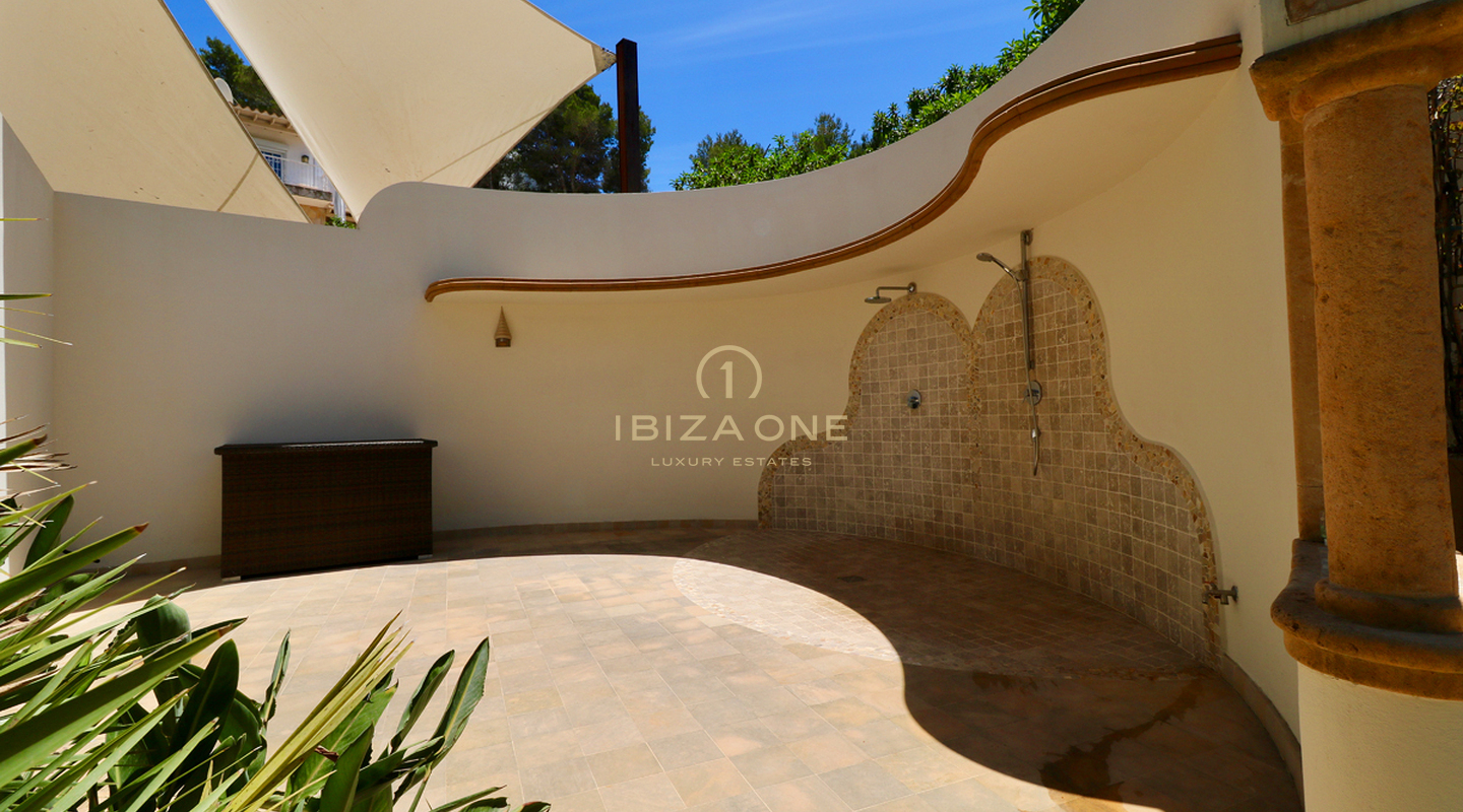 Luxusimmobilie in geschlossener Urbanisation nahe Ibiza-Stadt mit Blick aufs Meer und Dalt Vila zu verkaufen, Ibiza - Luxusimmobilie in geschlossener Urbanisation nahe Ibiza-Stadt mit Blick aufs Meer und Dalt Vila zu vermieten, Ibiza -