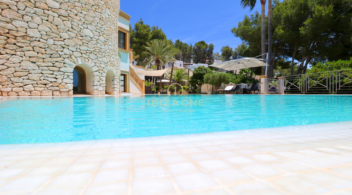 Luxusimmobilie in geschlossener Urbanisation nahe Ibiza-Stadt mit Blick aufs Meer und Dalt Vila zu verkaufen, Ibiza - Luxusimmobilie in geschlossener Urbanisation nahe Ibiza-Stadt mit Blick aufs Meer und Dalt Vila zu vermieten, Ibiza -