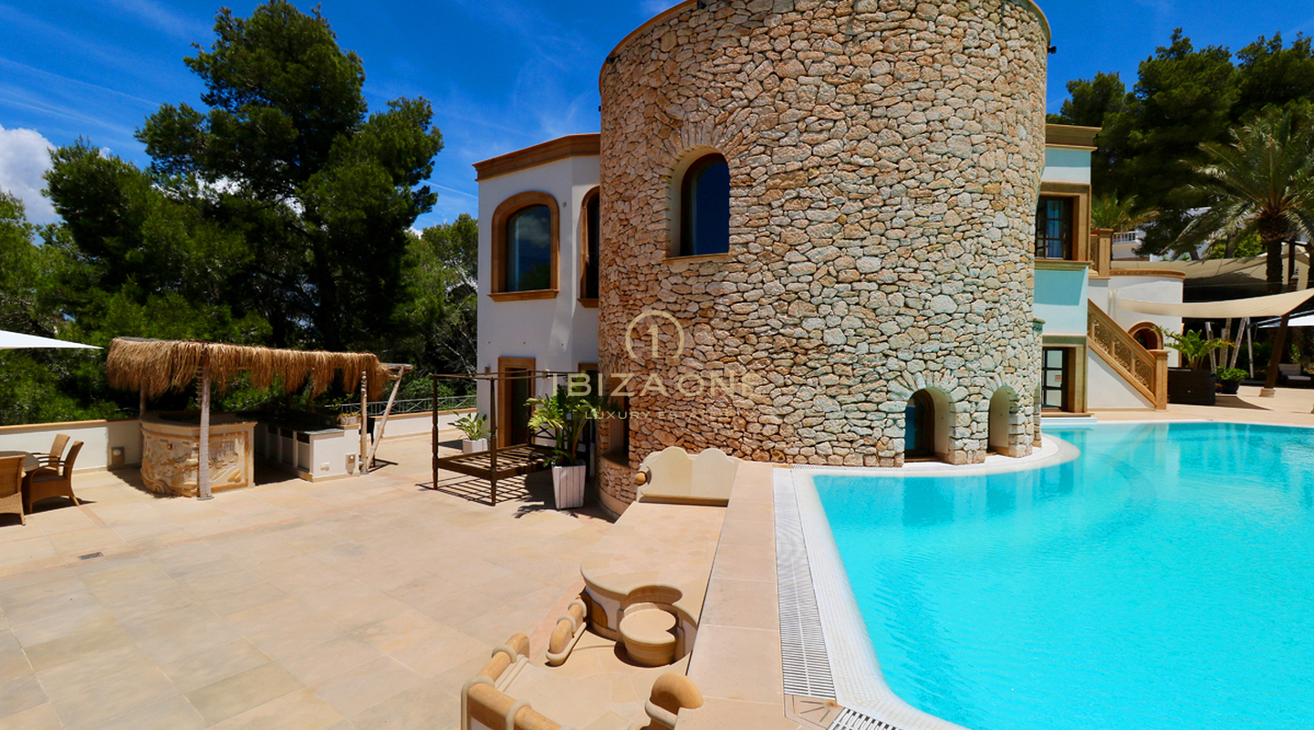 Luxusimmobilie in geschlossener Urbanisation nahe Ibiza-Stadt mit Blick aufs Meer und Dalt Vila zu verkaufen, Ibiza - Luxusimmobilie in geschlossener Urbanisation nahe Ibiza-Stadt mit Blick aufs Meer und Dalt Vila zu vermieten, Ibiza -
