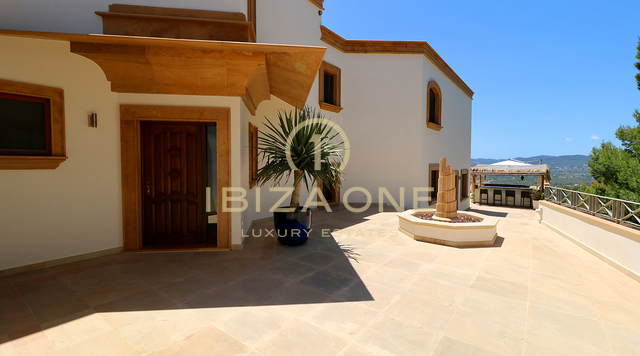 Luxusimmobilie in geschlossener Urbanisation nahe Ibiza-Stadt mit Blick aufs Meer und Dalt Vila zu verkaufen, Ibiza - Luxusimmobilie in geschlossener Urbanisation nahe Ibiza-Stadt mit Blick aufs Meer und Dalt Vila zu vermieten, Ibiza -
