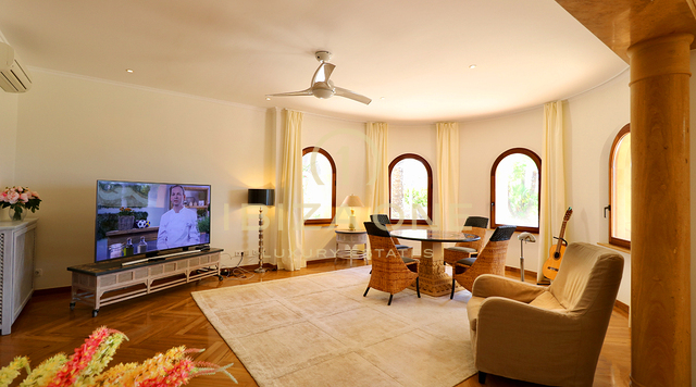 Luxusimmobilie in geschlossener Urbanisation nahe Ibiza-Stadt mit Blick aufs Meer und Dalt Vila zu verkaufen, Ibiza - Luxusimmobilie in geschlossener Urbanisation nahe Ibiza-Stadt mit Blick aufs Meer und Dalt Vila zu vermieten, Ibiza -