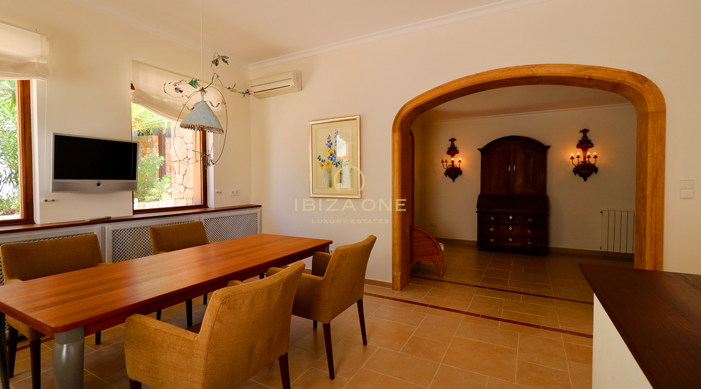 Luxusimmobilie in geschlossener Urbanisation nahe Ibiza-Stadt mit Blick aufs Meer und Dalt Vila zu verkaufen, Ibiza - Luxusimmobilie in geschlossener Urbanisation nahe Ibiza-Stadt mit Blick aufs Meer und Dalt Vila zu vermieten, Ibiza -