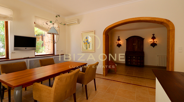 Luxusimmobilie in geschlossener Urbanisation nahe Ibiza-Stadt mit Blick aufs Meer und Dalt Vila zu verkaufen, Ibiza - Luxusimmobilie in geschlossener Urbanisation nahe Ibiza-Stadt mit Blick aufs Meer und Dalt Vila zu vermieten, Ibiza -