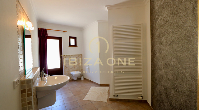 Luxusimmobilie in geschlossener Urbanisation nahe Ibiza-Stadt mit Blick aufs Meer und Dalt Vila zu verkaufen, Ibiza - Luxusimmobilie in geschlossener Urbanisation nahe Ibiza-Stadt mit Blick aufs Meer und Dalt Vila zu vermieten, Ibiza -