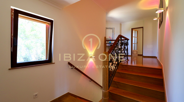 Luxusimmobilie in geschlossener Urbanisation nahe Ibiza-Stadt mit Blick aufs Meer und Dalt Vila zu verkaufen, Ibiza - Luxusimmobilie in geschlossener Urbanisation nahe Ibiza-Stadt mit Blick aufs Meer und Dalt Vila zu vermieten, Ibiza -
