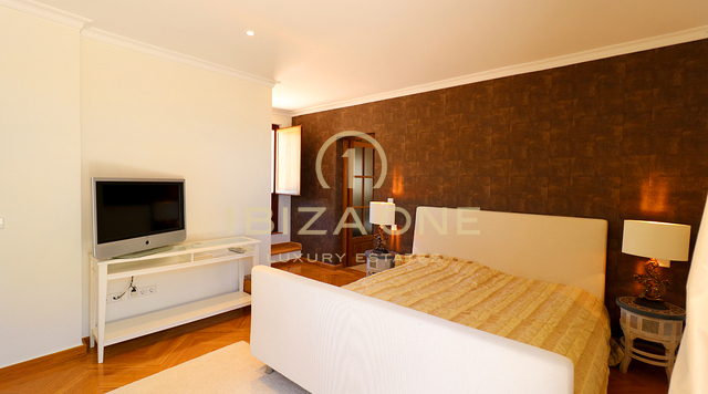 Luxusimmobilie in geschlossener Urbanisation nahe Ibiza-Stadt mit Blick aufs Meer und Dalt Vila zu verkaufen, Ibiza - Luxusimmobilie in geschlossener Urbanisation nahe Ibiza-Stadt mit Blick aufs Meer und Dalt Vila zu vermieten, Ibiza -
