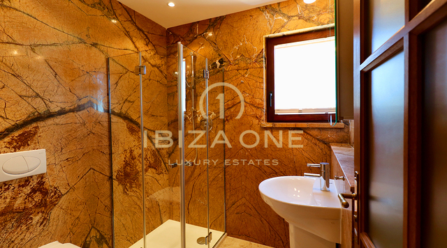 Luxusimmobilie in geschlossener Urbanisation nahe Ibiza-Stadt mit Blick aufs Meer und Dalt Vila zu verkaufen, Ibiza - Luxusimmobilie in geschlossener Urbanisation nahe Ibiza-Stadt mit Blick aufs Meer und Dalt Vila zu vermieten, Ibiza -