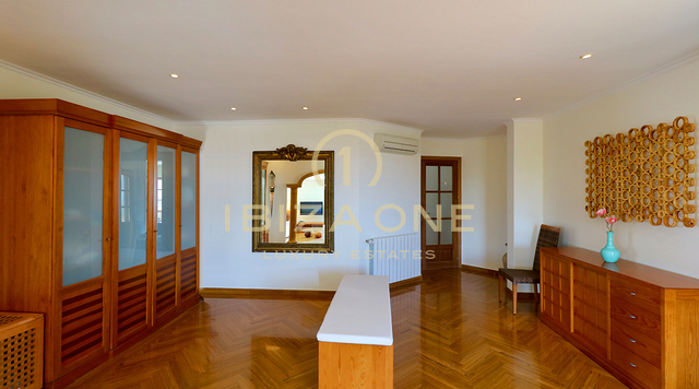 Luxusimmobilie in geschlossener Urbanisation nahe Ibiza-Stadt mit Blick aufs Meer und Dalt Vila zu verkaufen, Ibiza - Luxusimmobilie in geschlossener Urbanisation nahe Ibiza-Stadt mit Blick aufs Meer und Dalt Vila zu vermieten, Ibiza -