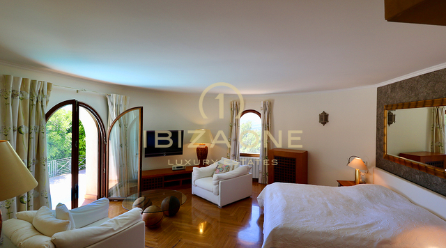 Luxusimmobilie in geschlossener Urbanisation nahe Ibiza-Stadt mit Blick aufs Meer und Dalt Vila zu verkaufen, Ibiza - Luxusimmobilie in geschlossener Urbanisation nahe Ibiza-Stadt mit Blick aufs Meer und Dalt Vila zu vermieten, Ibiza -