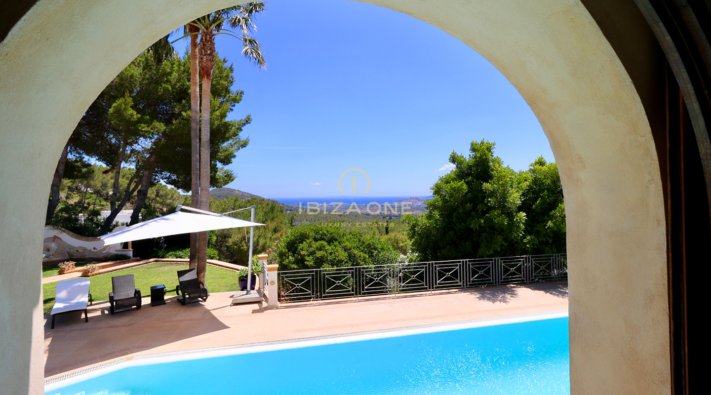 Luxusimmobilie in geschlossener Urbanisation nahe Ibiza-Stadt mit Blick aufs Meer und Dalt Vila zu verkaufen, Ibiza - Luxusimmobilie in geschlossener Urbanisation nahe Ibiza-Stadt mit Blick aufs Meer und Dalt Vila zu vermieten, Ibiza -