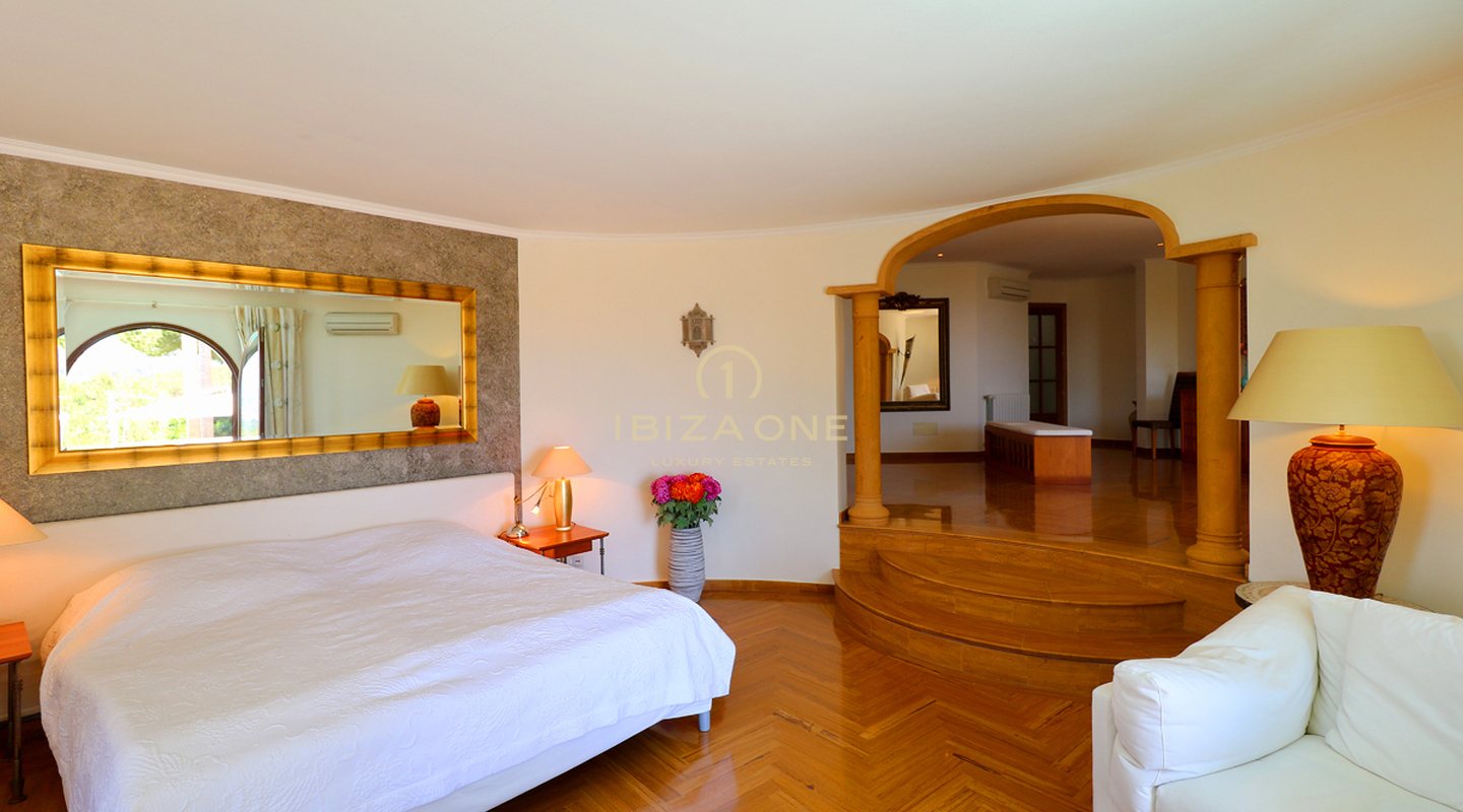 Luxusimmobilie in geschlossener Urbanisation nahe Ibiza-Stadt mit Blick aufs Meer und Dalt Vila zu verkaufen, Ibiza - Luxusimmobilie in geschlossener Urbanisation nahe Ibiza-Stadt mit Blick aufs Meer und Dalt Vila zu vermieten, Ibiza -