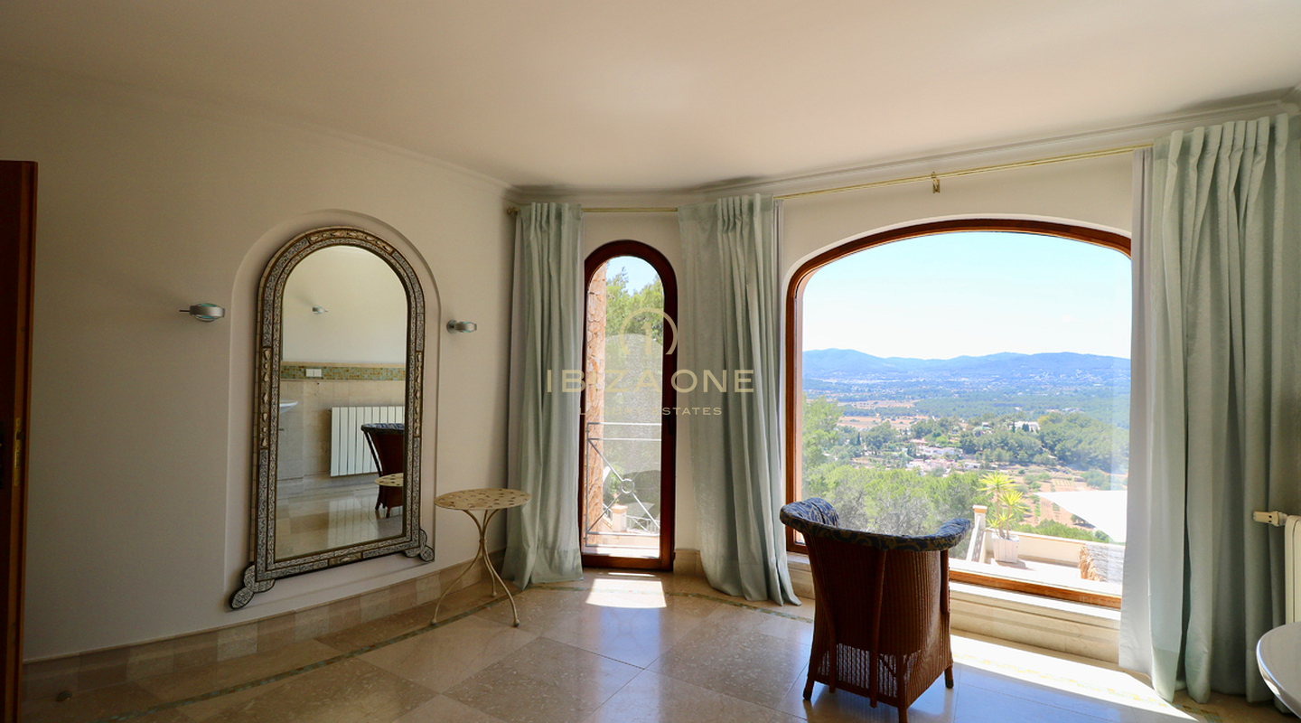 Luxusimmobilie in geschlossener Urbanisation nahe Ibiza-Stadt mit Blick aufs Meer und Dalt Vila zu verkaufen, Ibiza - Luxusimmobilie in geschlossener Urbanisation nahe Ibiza-Stadt mit Blick aufs Meer und Dalt Vila zu vermieten, Ibiza -