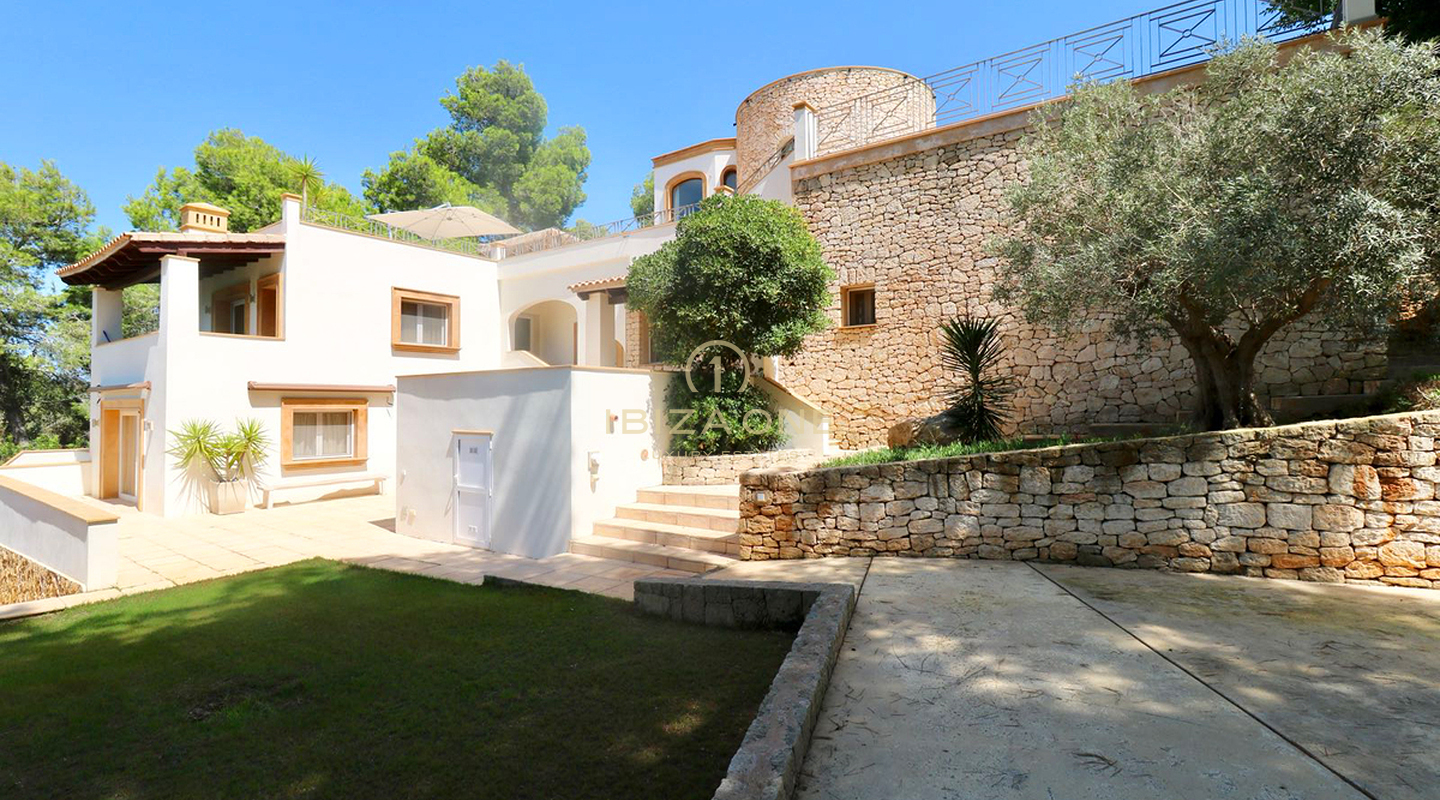 Luxusimmobilie in geschlossener Urbanisation nahe Ibiza-Stadt mit Blick aufs Meer und Dalt Vila zu verkaufen, Ibiza - Luxusimmobilie in geschlossener Urbanisation nahe Ibiza-Stadt mit Blick aufs Meer und Dalt Vila zu vermieten, Ibiza -