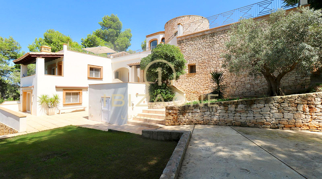 Luxusimmobilie in geschlossener Urbanisation nahe Ibiza-Stadt mit Blick aufs Meer und Dalt Vila zu verkaufen, Ibiza - Luxusimmobilie in geschlossener Urbanisation nahe Ibiza-Stadt mit Blick aufs Meer und Dalt Vila zu vermieten, Ibiza -