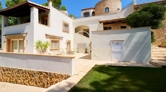 Luxusimmobilie in geschlossener Urbanisation nahe Ibiza-Stadt mit Blick aufs Meer und Dalt Vila zu verkaufen, Ibiza - Luxusimmobilie in geschlossener Urbanisation nahe Ibiza-Stadt mit Blick aufs Meer und Dalt Vila zu vermieten, Ibiza -