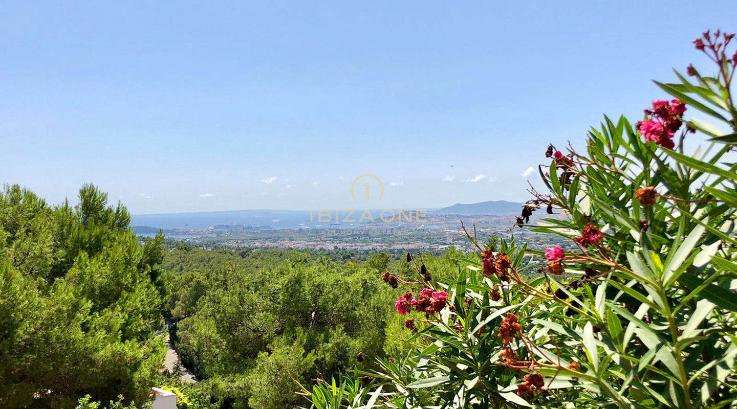 Luxusimmobilie in geschlossener Urbanisation nahe Ibiza-Stadt mit Blick aufs Meer und Dalt Vila zu verkaufen, Ibiza - Luxusimmobilie in geschlossener Urbanisation nahe Ibiza-Stadt mit Blick aufs Meer und Dalt Vila zu vermieten, Ibiza -