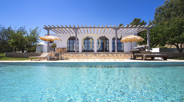 Prachtige nieuw gebouwde luxe finca/huis in Blakstad op een perceel van 24.000m2 te koop, Ibiza - Prachtige nieuw gebouwde luxe finca/huis in Blakstad op een perceel van 24.000m2 te huur, Ibiza