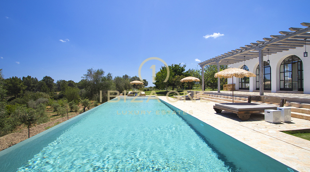 Prachtige nieuw gebouwde luxe finca/huis in Blakstad op een perceel van 24.000m2 te koop, Ibiza - Prachtige nieuw gebouwde luxe finca/huis in Blakstad op een perceel van 24.000m2 te huur, Ibiza