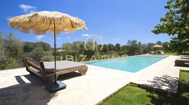 Prachtige nieuw gebouwde luxe finca/huis in Blakstad op een perceel van 24.000m2 te koop, Ibiza - Prachtige nieuw gebouwde luxe finca/huis in Blakstad op een perceel van 24.000m2 te huur, Ibiza