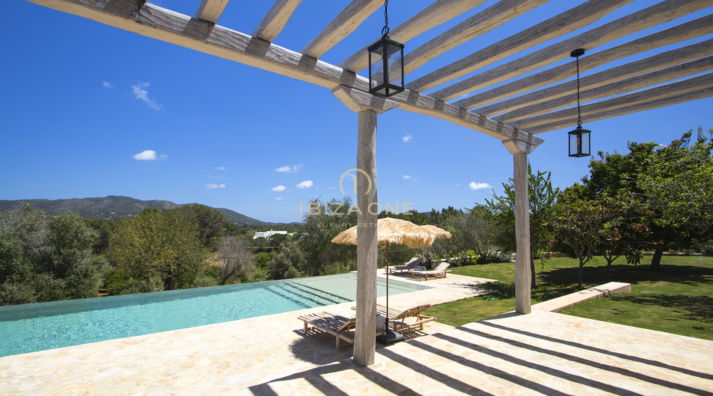 Prachtige nieuw gebouwde luxe finca/huis in Blakstad op een perceel van 24.000m2 te koop, Ibiza - Prachtige nieuw gebouwde luxe finca/huis in Blakstad op een perceel van 24.000m2 te huur, Ibiza