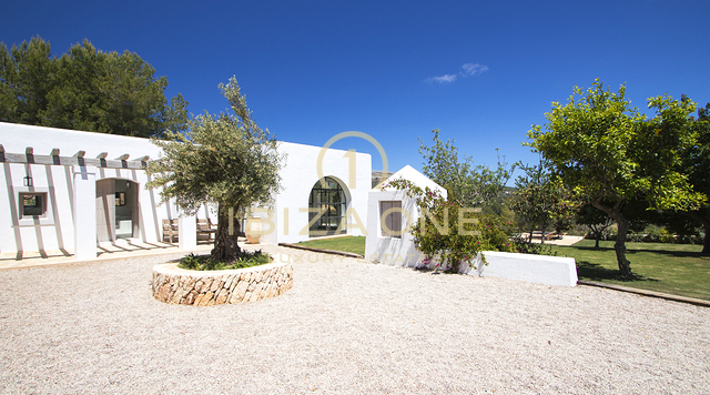 Prachtige nieuw gebouwde luxe finca/huis in Blakstad op een perceel van 24.000m2 te koop, Ibiza - Prachtige nieuw gebouwde luxe finca/huis in Blakstad op een perceel van 24.000m2 te huur, Ibiza