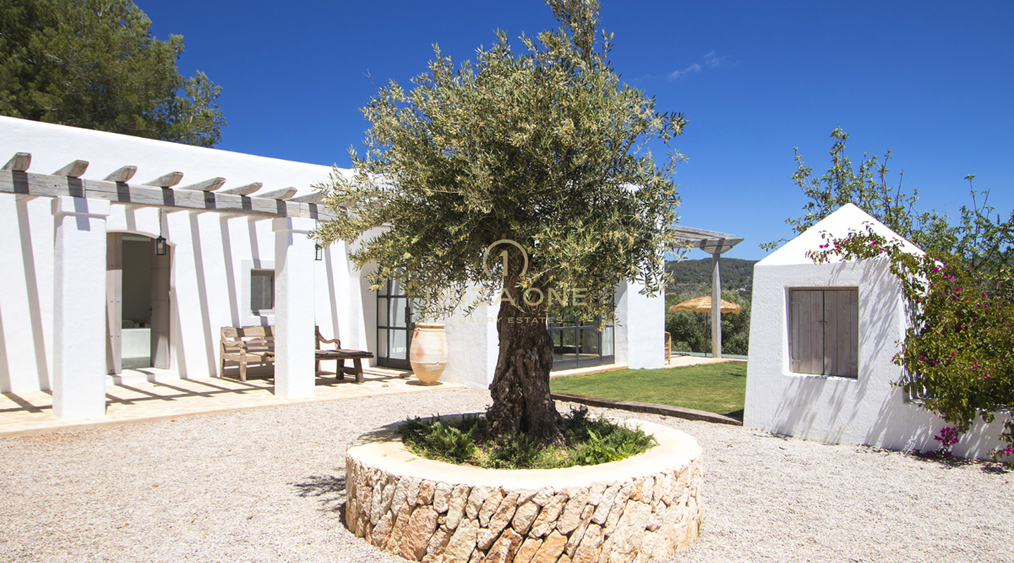 Belle finca / maison de luxe nouvellement construite à Blakstad sur un terrain de 24 000 m2 à vendre, Ibiza - Belle finca / maison de luxe nouvellement construite à Blakstad sur un terrain de 24 000 m2 à louer, Ibiza