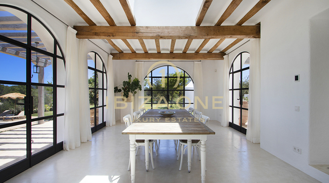 Wunderschöne neu gebaute Luxus-Finca/Haus in Blakstad auf einem 24.000 m² großen Grundstück zu verkaufen, Ibiza - Wunderschöne neu gebaute Luxus-Finca/Haus in Blakstad auf einem 24.000 m² großen Grundstück zu vermieten, Ibiza