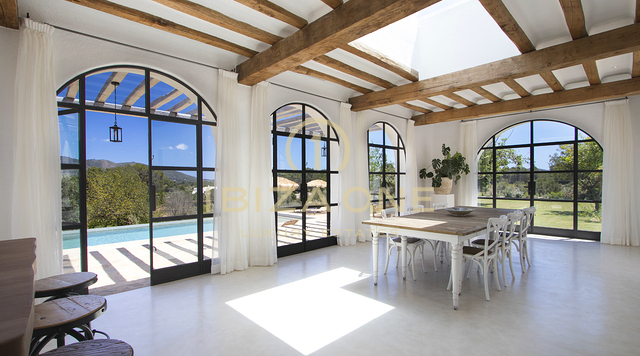 Wunderschöne neu gebaute Luxus-Finca/Haus in Blakstad auf einem 24.000 m² großen Grundstück zu verkaufen, Ibiza - Wunderschöne neu gebaute Luxus-Finca/Haus in Blakstad auf einem 24.000 m² großen Grundstück zu vermieten, Ibiza