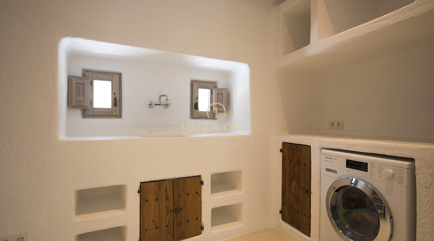 Prachtige nieuw gebouwde luxe finca/huis in Blakstad op een perceel van 24.000m2 te koop, Ibiza - Prachtige nieuw gebouwde luxe finca/huis in Blakstad op een perceel van 24.000m2 te huur, Ibiza