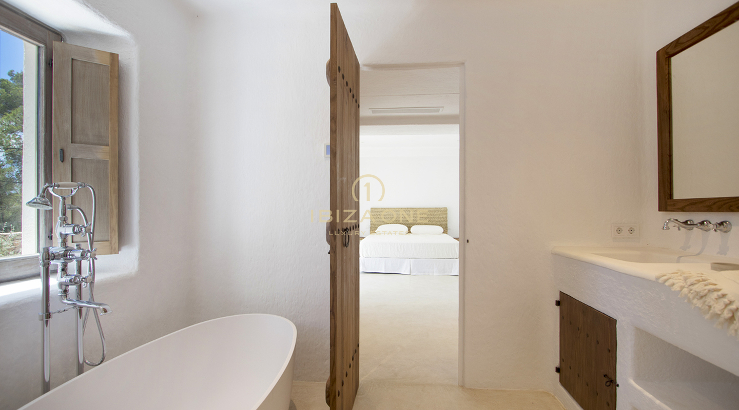 Nieuw gebouwde luxe finca/woning met gastenverblijf in Blakstad, vlakbij Ibiza-stad, te koop, Ibiza - Nieuw gebouwde luxe finca/woning met gastenverblijf in Blakstad, vlakbij Ibiza-stad, te huur, Ibiza