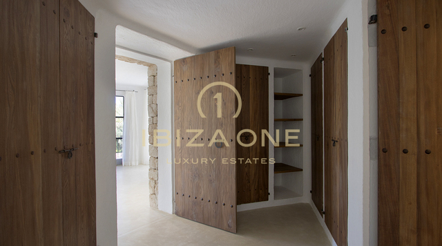 Nieuw gebouwde luxe finca/woning met gastenverblijf in Blakstad, vlakbij Ibiza-stad, te koop, Ibiza - Nieuw gebouwde luxe finca/woning met gastenverblijf in Blakstad, vlakbij Ibiza-stad, te huur, Ibiza