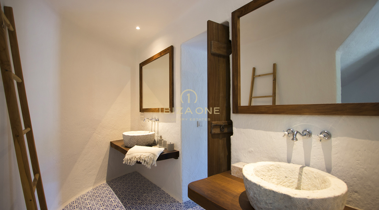 Finca / casa de lujo de nueva construcción en Blakstad con casa de invitados cerca de la ciudad de Ibiza en venta, Ibiza - Finca / casa de lujo de nueva construcción en Blakstad con casa de invitados cerca de la ciudad de Ibiza en alquiler, Ibiza