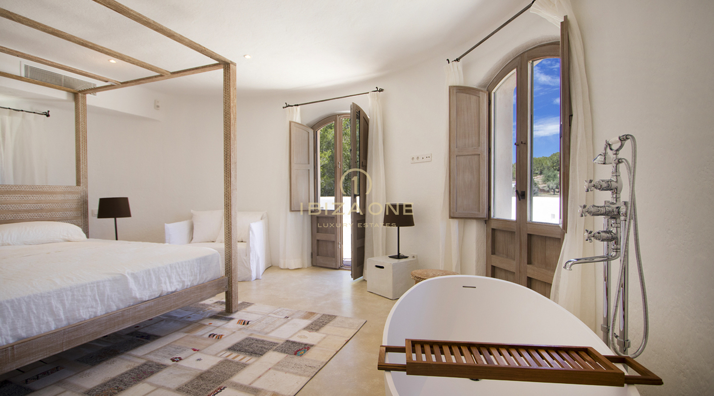 Neu gebaute Luxus-Finca/Haus in Blakstad mit Gästehaus in der Nähe von Ibiza-Stadt zu verkaufen, Ibiza - Neu gebaute Luxus-Finca/Haus in Blakstad mit Gästehaus in der Nähe von Ibiza-Stadt zu vermieten, Ibiza