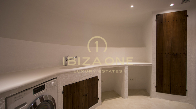 Finca / maison de luxe nouvellement construite à Blakstad avec maison d'hôtes près de la ville d'Ibiza à vendre, Ibiza - Finca / maison de luxe nouvellement construite à Blakstad avec maison d'hôtes près de la ville d'Ibiza à louer, Ibiza