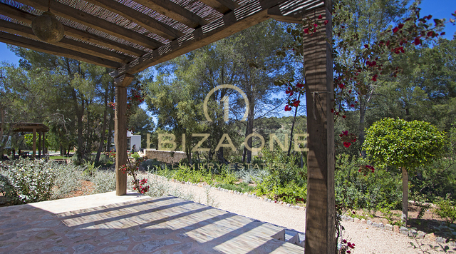 Finca / maison de luxe nouvellement construite à Blakstad avec maison d'hôtes près de la ville d'Ibiza à vendre, Ibiza - Finca / maison de luxe nouvellement construite à Blakstad avec maison d'hôtes près de la ville d'Ibiza à louer, Ibiza